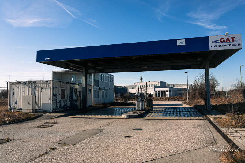 Aufgelassene Tankstelle bei Wels.