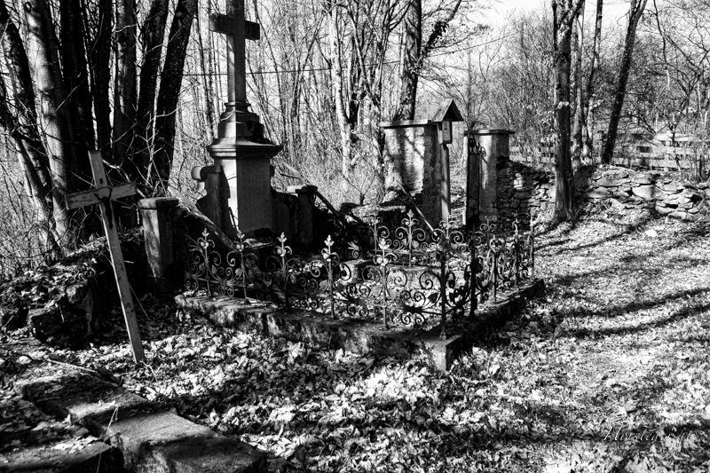 Ein Friedhof irgenwo im Lande, drüber der Donau…