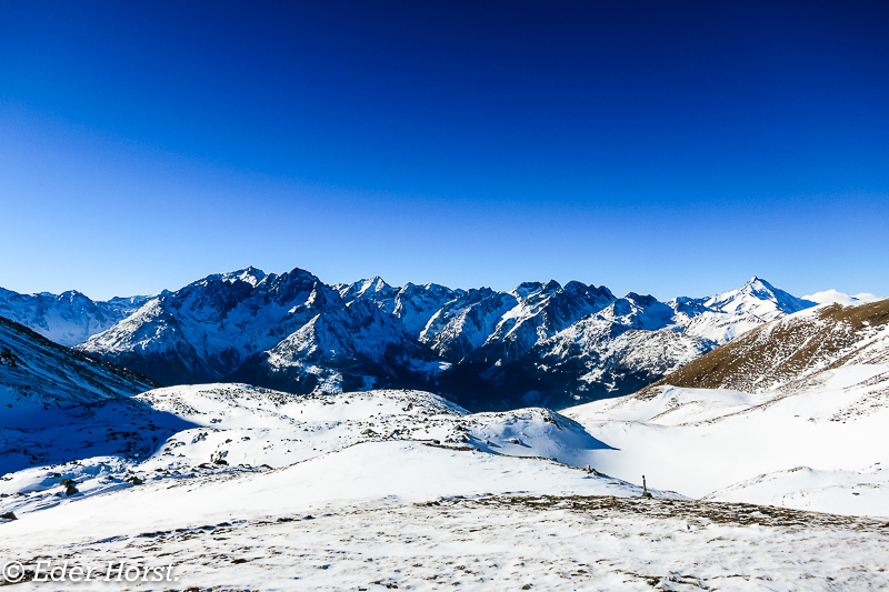 Schneeschuwandern rund um das Sadnig Haus.